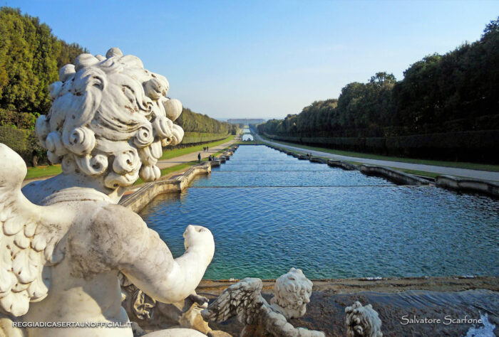 parco della Reggia di Caserta fontana di venere e adone vista via d acqua
