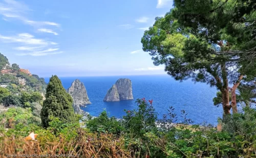 Capri cosa vedere - giardini di augusto panorama sui faraglioni