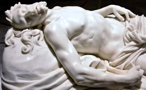 Duomo di Capua interno scultura statua cristo - Provincia di Caserta