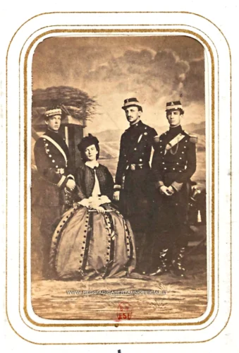 Fotografia Vintage Di Francesco II Di Borbone Con Maria Sofia Di Baviera E I Figli, Reggia di Caserta Unofficial