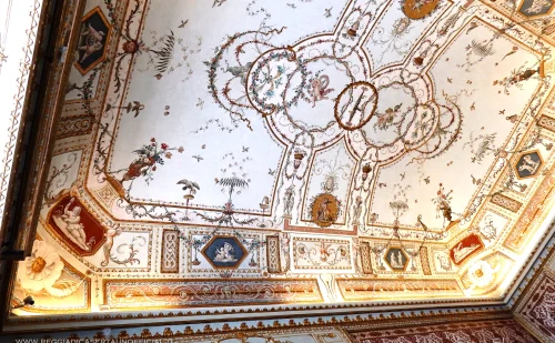 Reggia di Caserta - Anticamera della stanza letto di Ferdinando ii - affresco dle soffitto