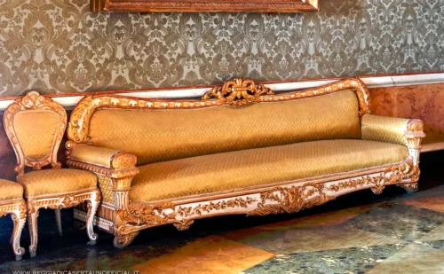 Reggia di Caserta - Anticamera di Re Francesco II - divani e sedie luigi filippo