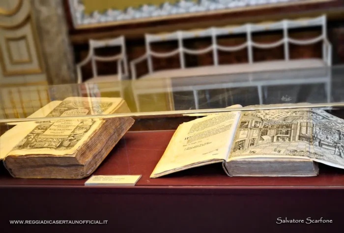 Reggia di Caserta - Prima Sala da lettura - libri antichi