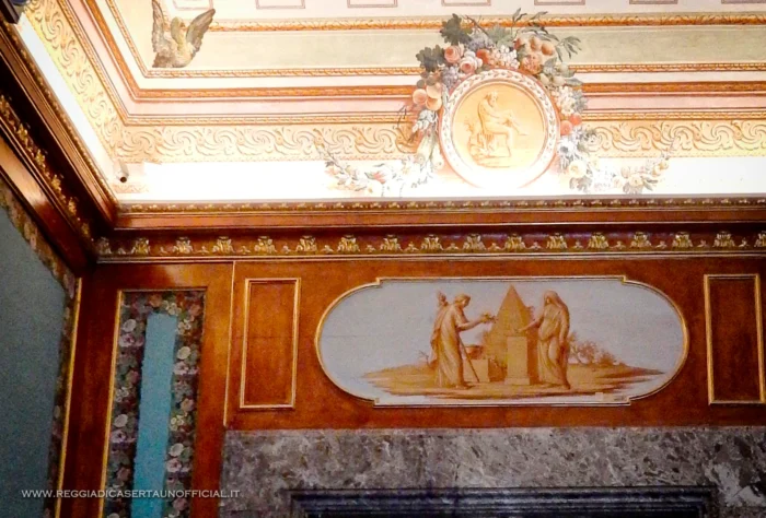 Reggia di Caserta - Seconda Sala da lettura - affresco sovrapporta
