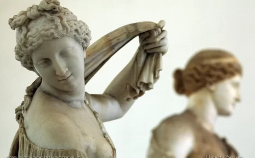 Venere Callipigia e Flora