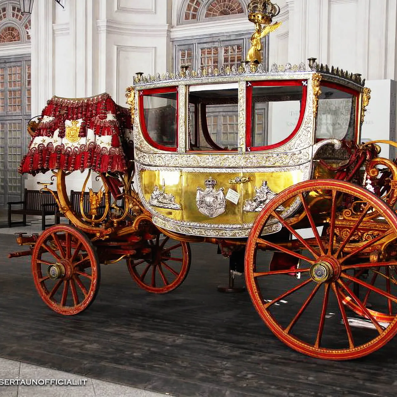 Sedan chairs and Neapolitan carriages | Royal Palace of Caserta