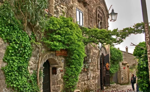 casa delle bifore borgo Casertavecchia - Provincia Reggia di Caserta Unofficial - medioevale