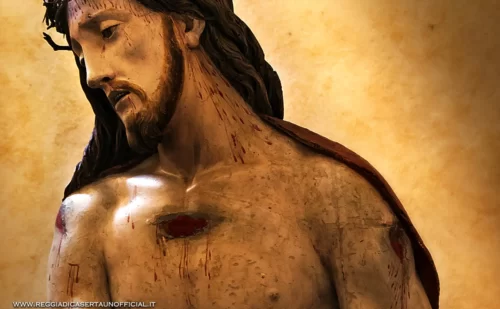 certosa di padula - dettaglio di una statua in legno di cristo