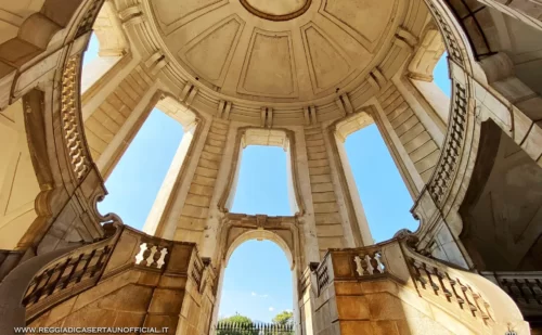 certosa di padula - scalone 1