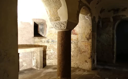 cripta chiesa San Michele a corte a capua - Provincia di Caserta