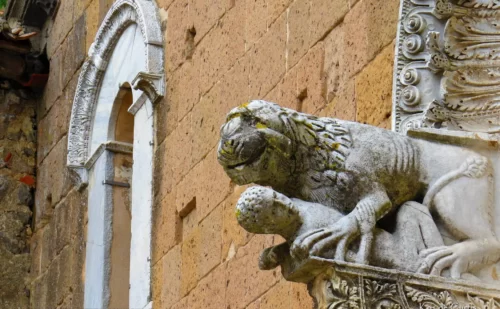 dettaglio facciata 2 duomo Casertavecchia - Provincia Reggia di Caserta Unofficial - medioevale