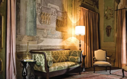 divano anticamera salone della galleria - Palazzo Mondo a Capodrise Provincia di Caserta