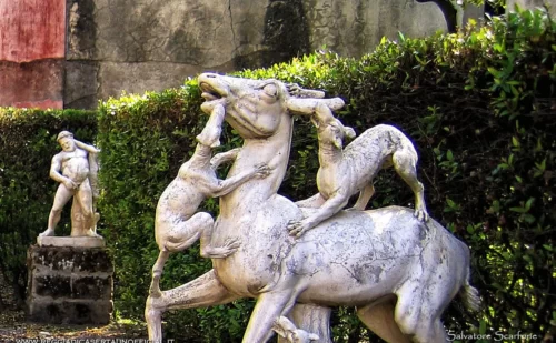 ercolano parco archeologico - casa dei cervi scultura di un cervo