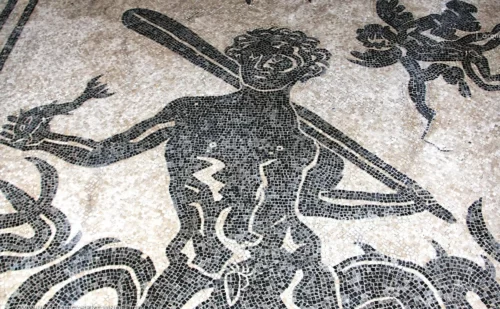 ercolano parco archeologico - terme mosaico del tritone con delfini