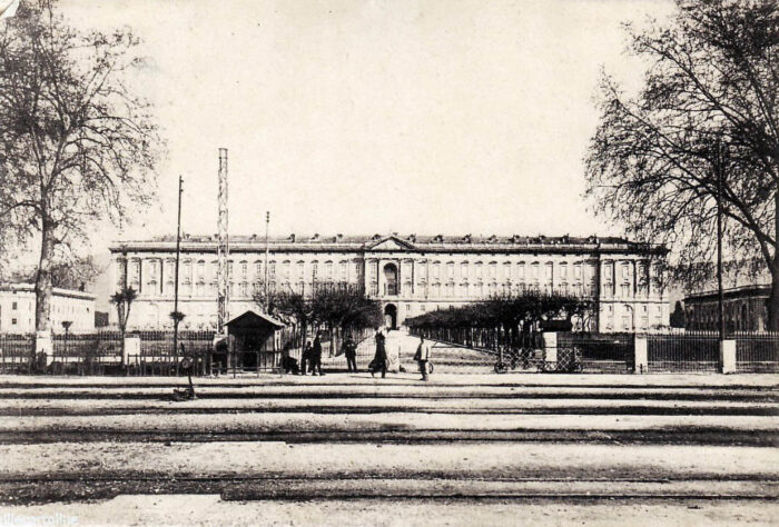 Esterno 3 Palazzo Foto Vintage Depoca Reggia Di Caserta.JPG, Reggia di Caserta Unofficial