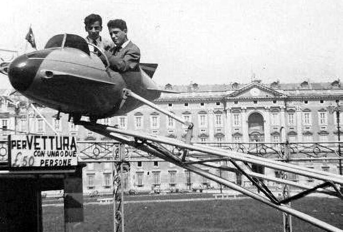 Esterno 4 Palazzo Foto Vintage Depoca Reggia Di Caserta.JPG, Reggia di Caserta Unofficial