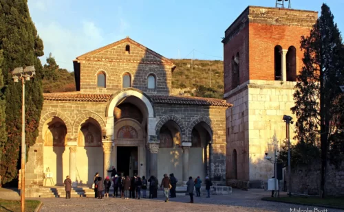 facciata basilica di san s angelo in formis, santa maria capua vetere - Provincia di Caserta