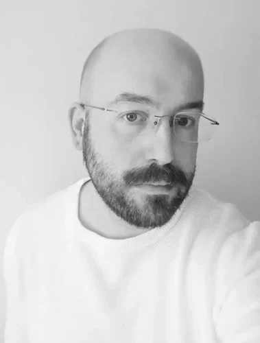 Foto del proprietario del sito. Pagina chi sono (Photo of the site owner. About me page)