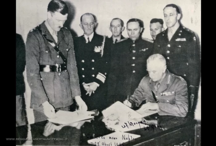 il generale William Duthie Morgan firma l'atto della resa di caserta. foto autografa del generale