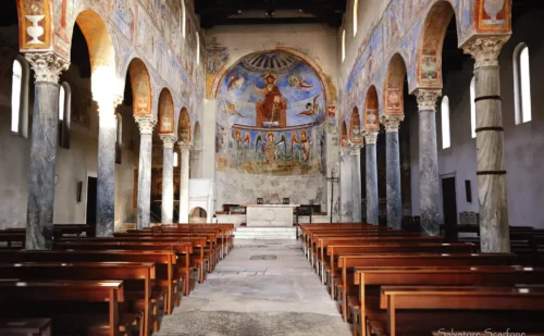 interno basilica di san s angelo in formis, santa maria capua vetere - Provincia di Caserta