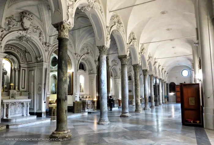 interno navata laterale basilica duomo santa maria maggiore - Santa Maria Capua Vetere Provincia di Caserta