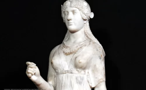 museo archeologico di napoli - pompei - tempio di iside - statua