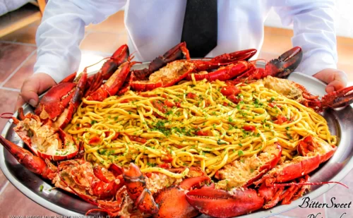 napoli cosa mangiare - piatti tipici napoletani - pasta linguine all'astice