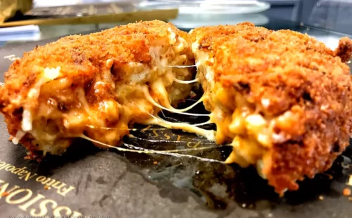 napoli cosa mangiare - piatti tipici napoletani - street food - frittatina di pasta