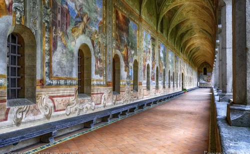 napoli cosa vedere - Complesso monumentale di santa chiara - chiostro affreschi