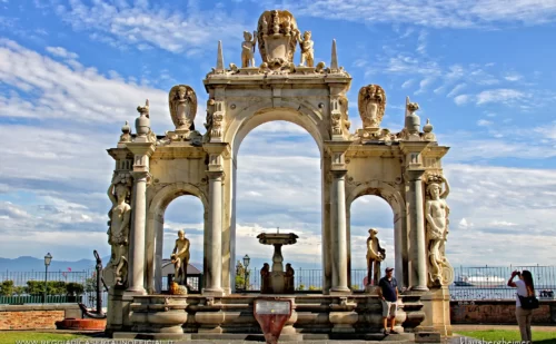 Napoli Cosa Vedere Lungomare Fontana DellImmacolatella Detta Del Gigante, Reggia di Caserta Unofficial