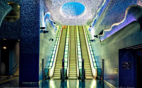 napoli cosa vedere - Metropolitana - Stazione Toledo, scale mobili