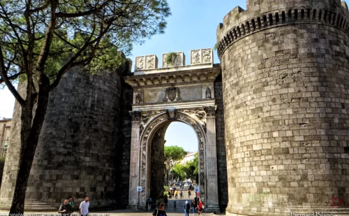 napoli cosa vedere - Porta Capuana
