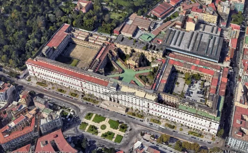 napoli cosa vedere - Real Albergo dei Poveri visto dall'alto
