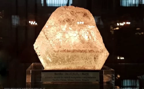 napoli cosa vedere - real museo mineralogico - berillo gigante