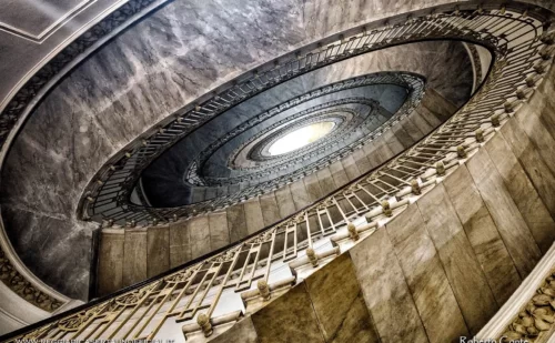 napoli cosa vedere - scalone di palazzo mannajuolo