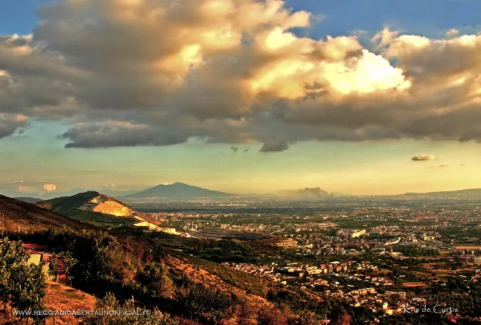 panorama da Casertavecchia a Caserta con Vesuvio - Provincia Reggia di Caserta Unofficial