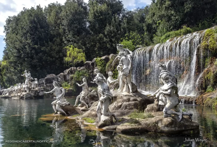 fontane parco della Reggia di Caserta fontana cascata diana e atteone statue sculture 2