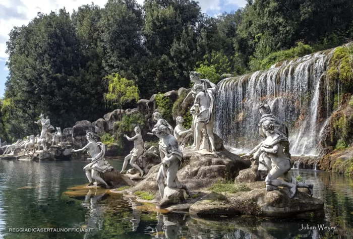 fontane parco della reggia di caserta fontana cascata diana e atteone statue sculture 2