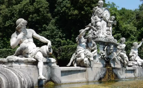 parco della Reggia di Caserta fontana di cerere sculture