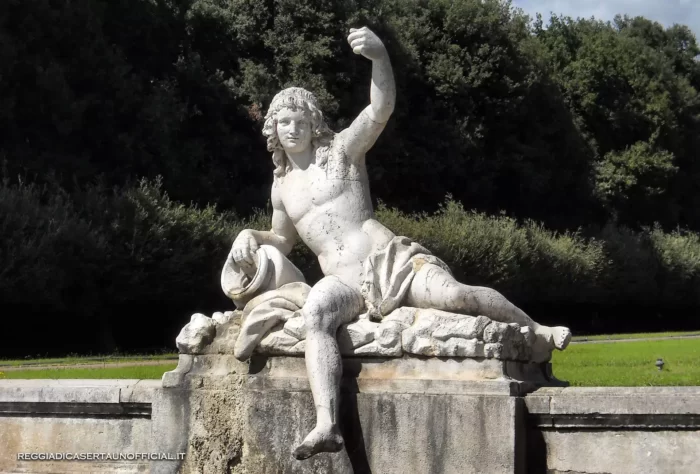 parco della Reggia di Caserta fontana di cerere sculture fiume Aretusa