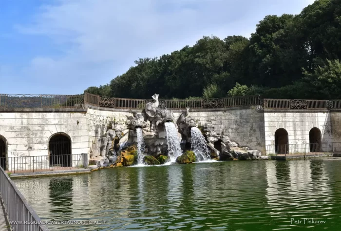 parco della Reggia di Caserta fontana fontane dei delfini