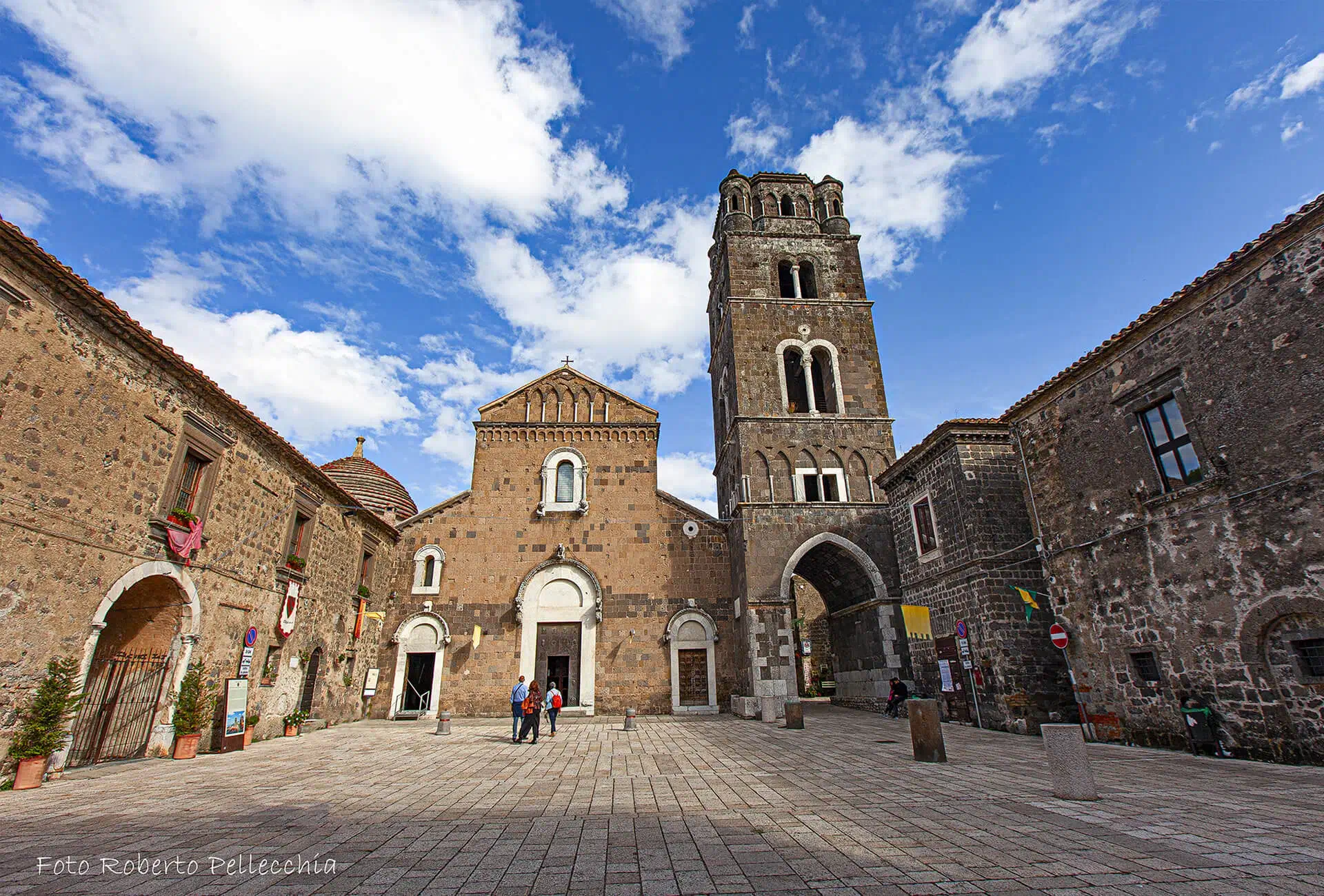 Piazza Duomo Casertavecchia Provincia Reggia Di Caserta Unofficial Medioevale, Reggia di Caserta Unofficial