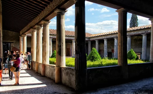pompei scavi archeologici - cosa visitare - casa del menandro - giardino con portico