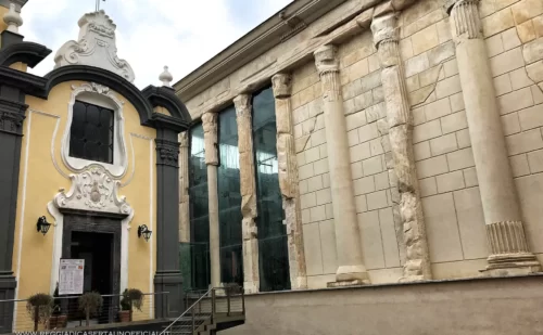 pozzuoli cosa vedere - cattedrale di pozzuoli esterno tmepio romano