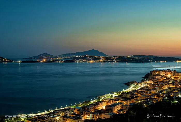 pozzuoli cosa vedere - panorama di notte