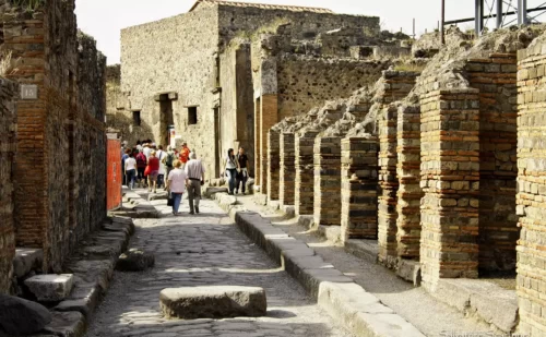 Re Carlo Di Borbone Scopritore Scavi Ercolano Pompei Iniziati 1, Reggia di Caserta Unofficial