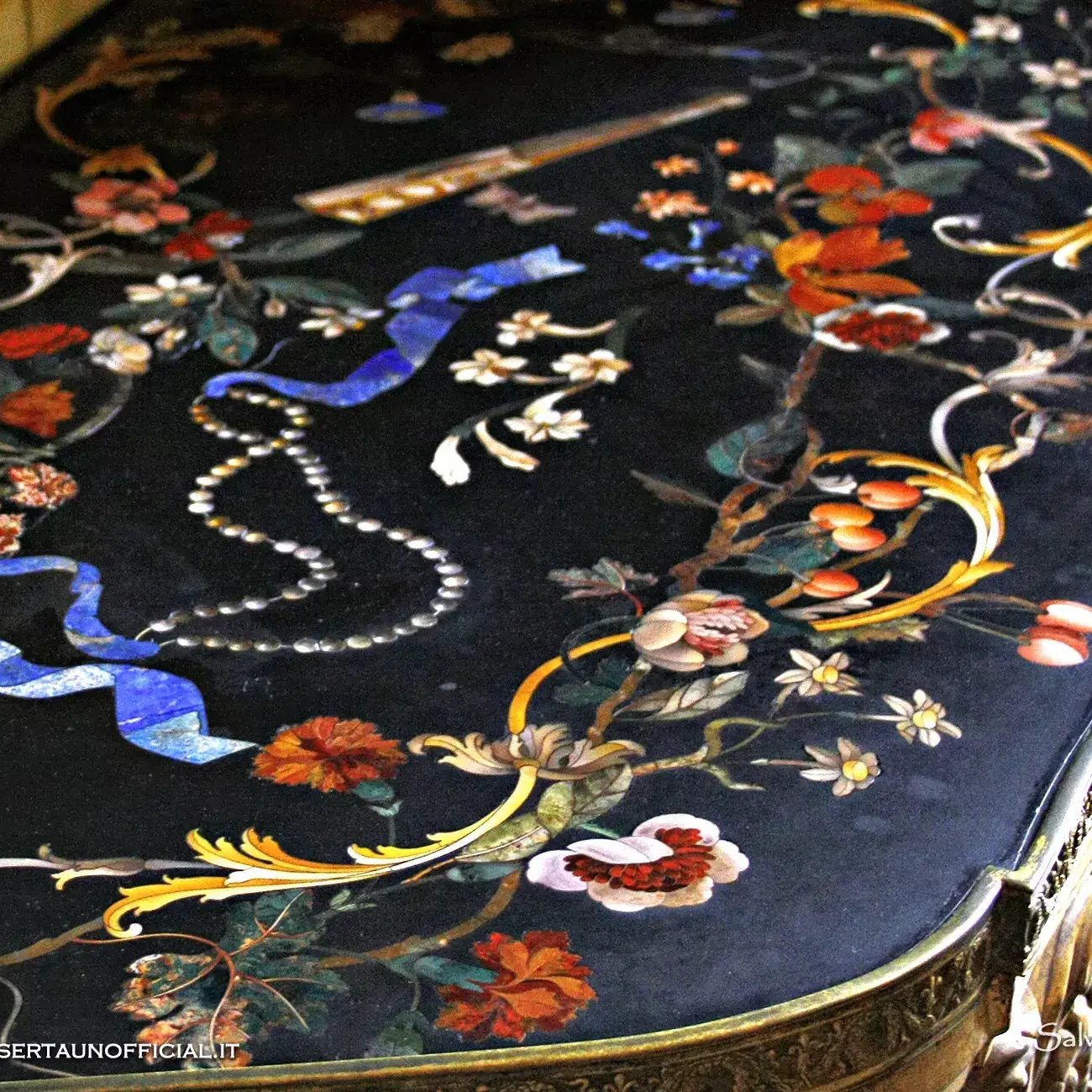 The commessi in pietra dura and scagliola | Palace of Caserta