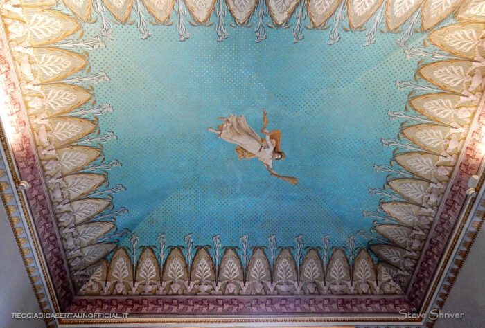Reggia di Caserta bagno della stanza da letto di re francesco ii stile impero soffitto affresco