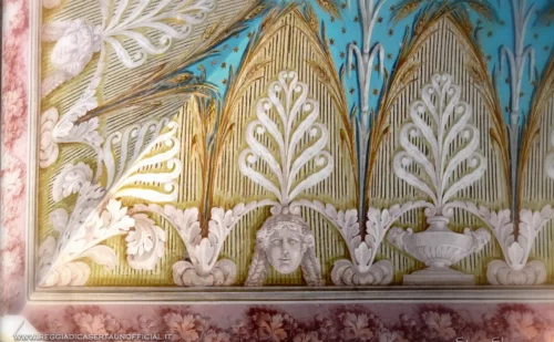 Reggia di Caserta bagno della stanza da letto di re francesco ii stile impero soffitto affresco dettaglio 1