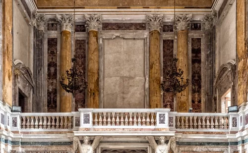 Reggia di Caserta - cappella palatina - la tribuna reale fu quasi distrutta bombardamento del 1943